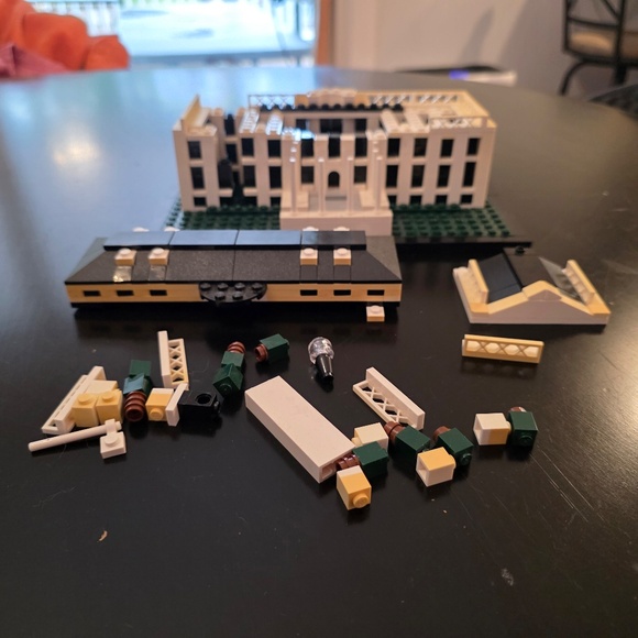 Lego White House Set 21006 - Opened, Retired Product - Picture 7 of 16